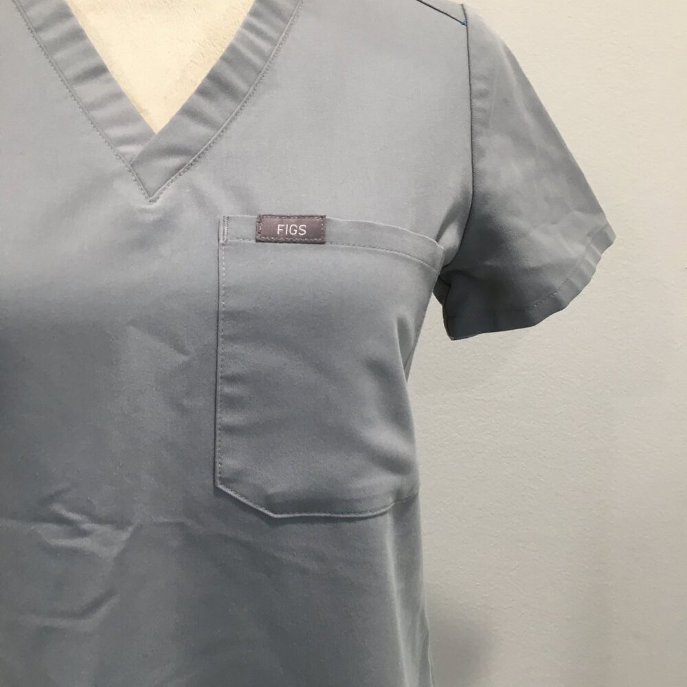 FIGS Gray CATARINA One Pocket Short Sleeve Classic Fit Scrubs Medical Shirt Top - Picture 6 of 10